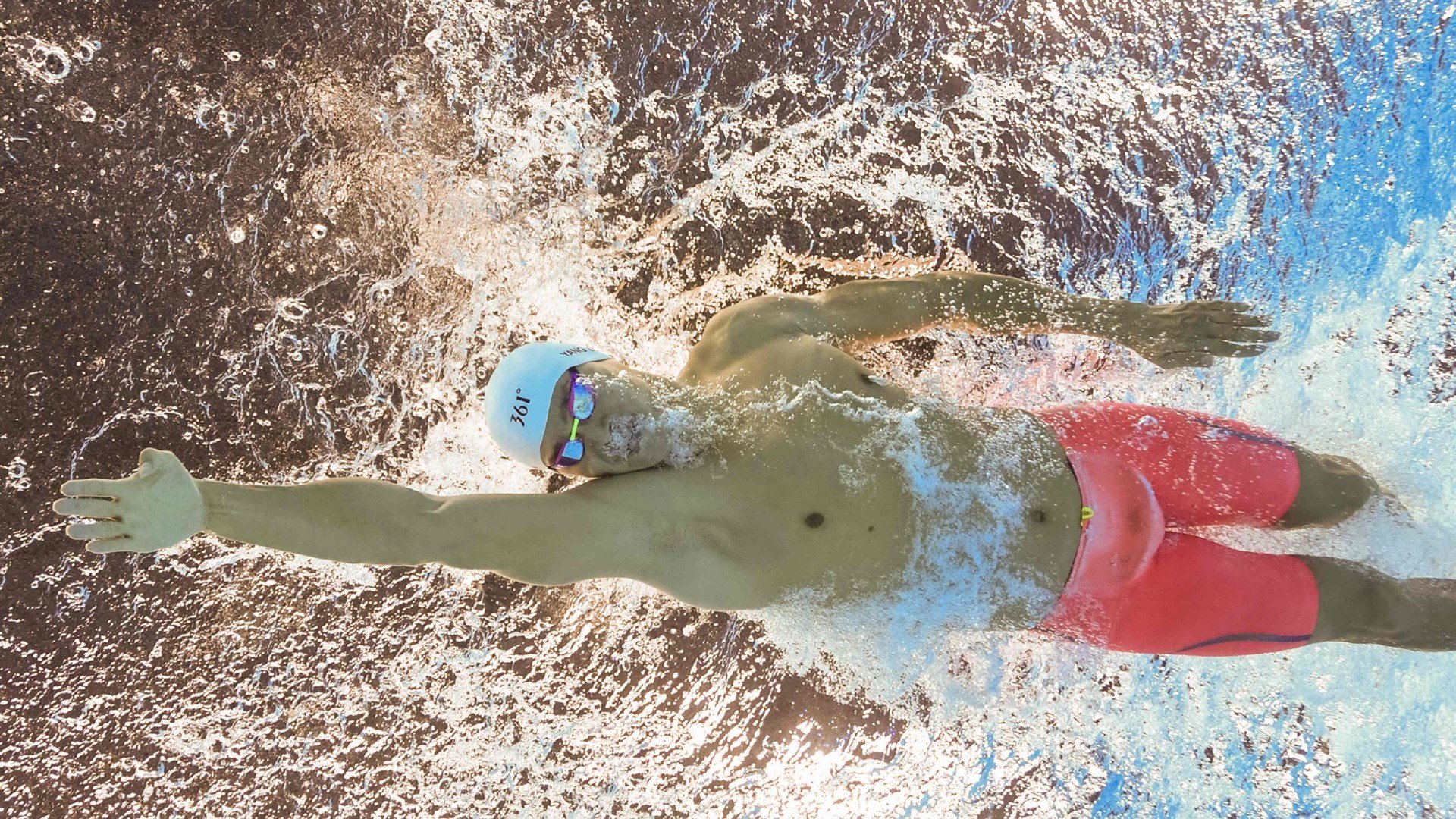 国际乒乓球赛引来全球媒体关注，比赛热度激增，国际乒乓球比赛由国际乒乓球联合会主办