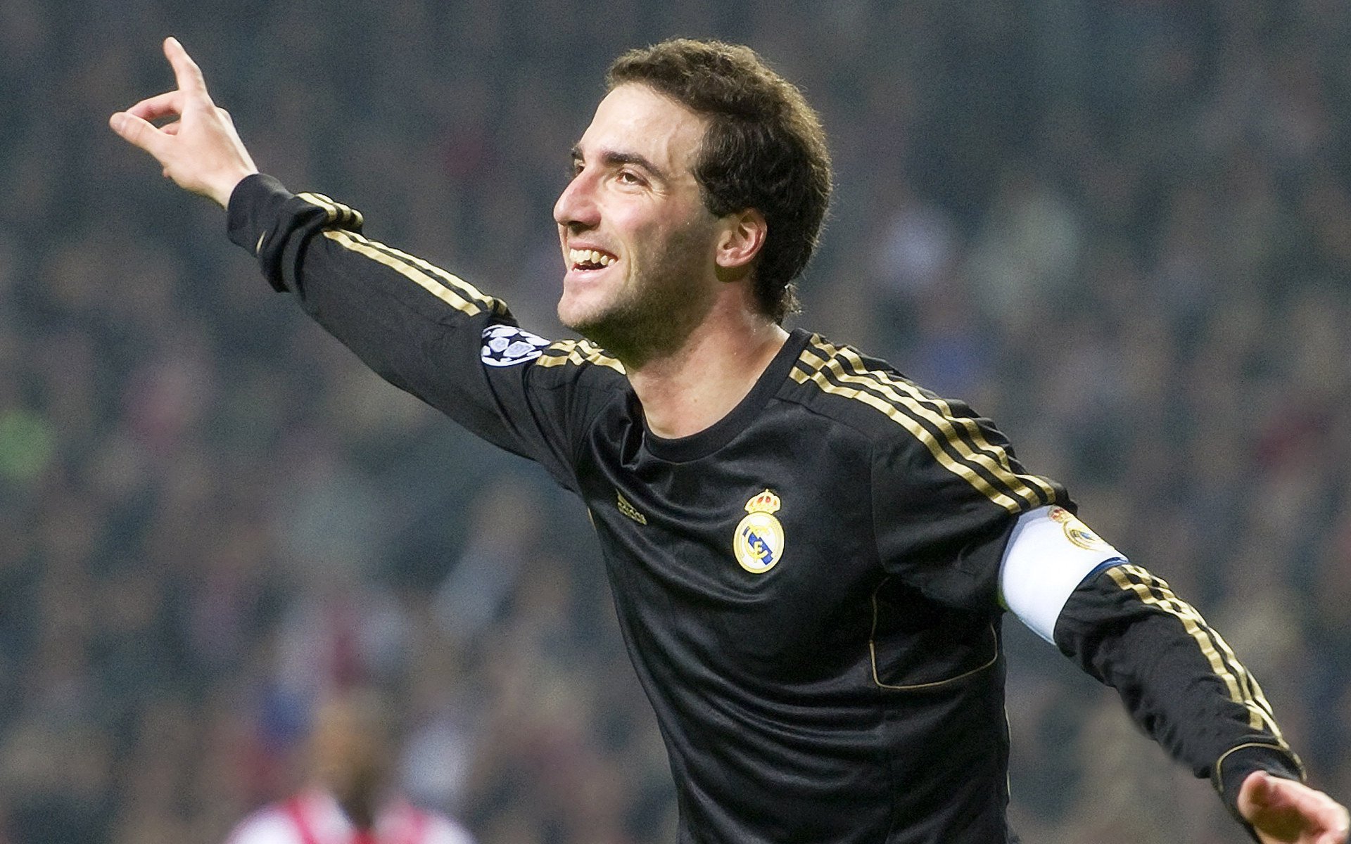 欧冠决赛：中场屏障罗德里远射破门 打开胜利之门